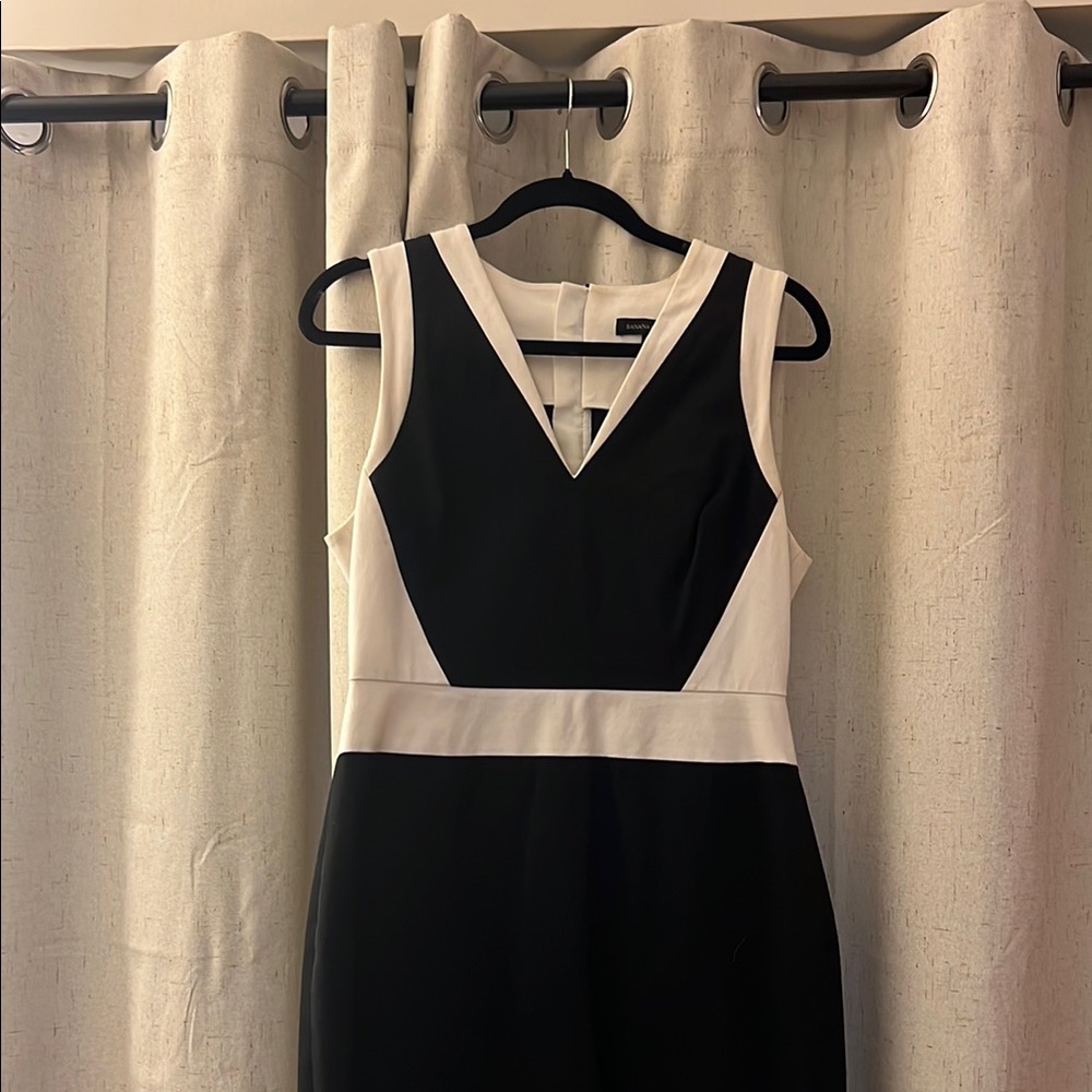 Banana Republic Black and White Sheath Midi Dress